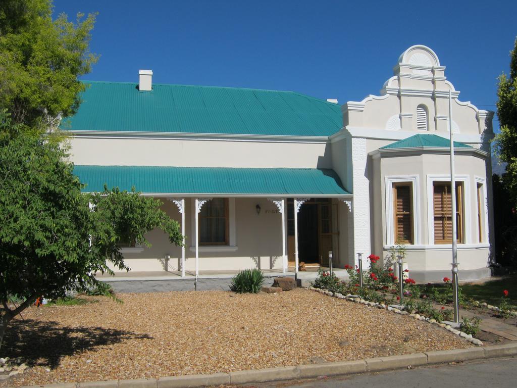 Ladismith Manor Hotel Exterior photo