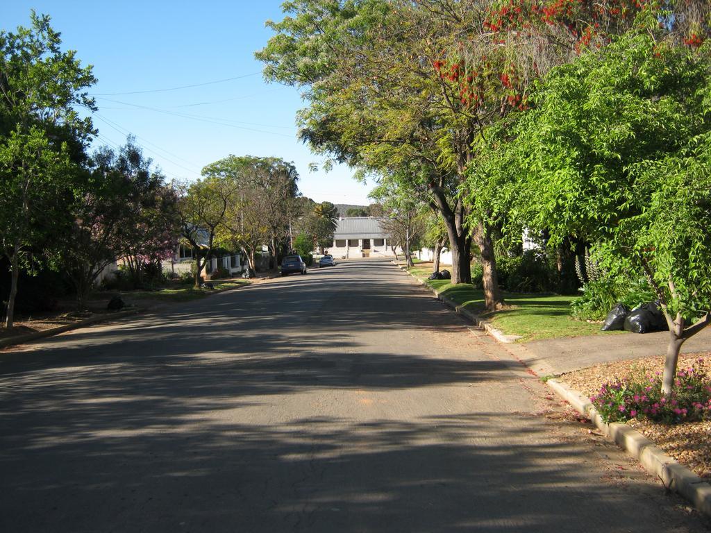 Ladismith Manor Hotel Exterior photo