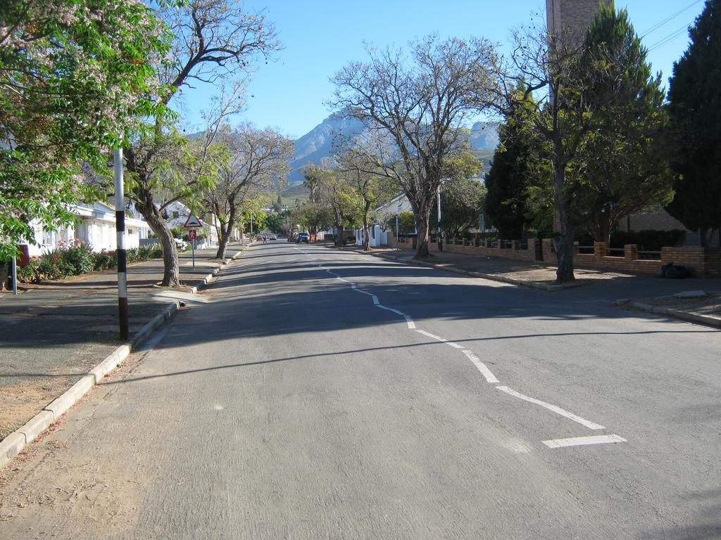 Ladismith Manor Hotel Exterior photo