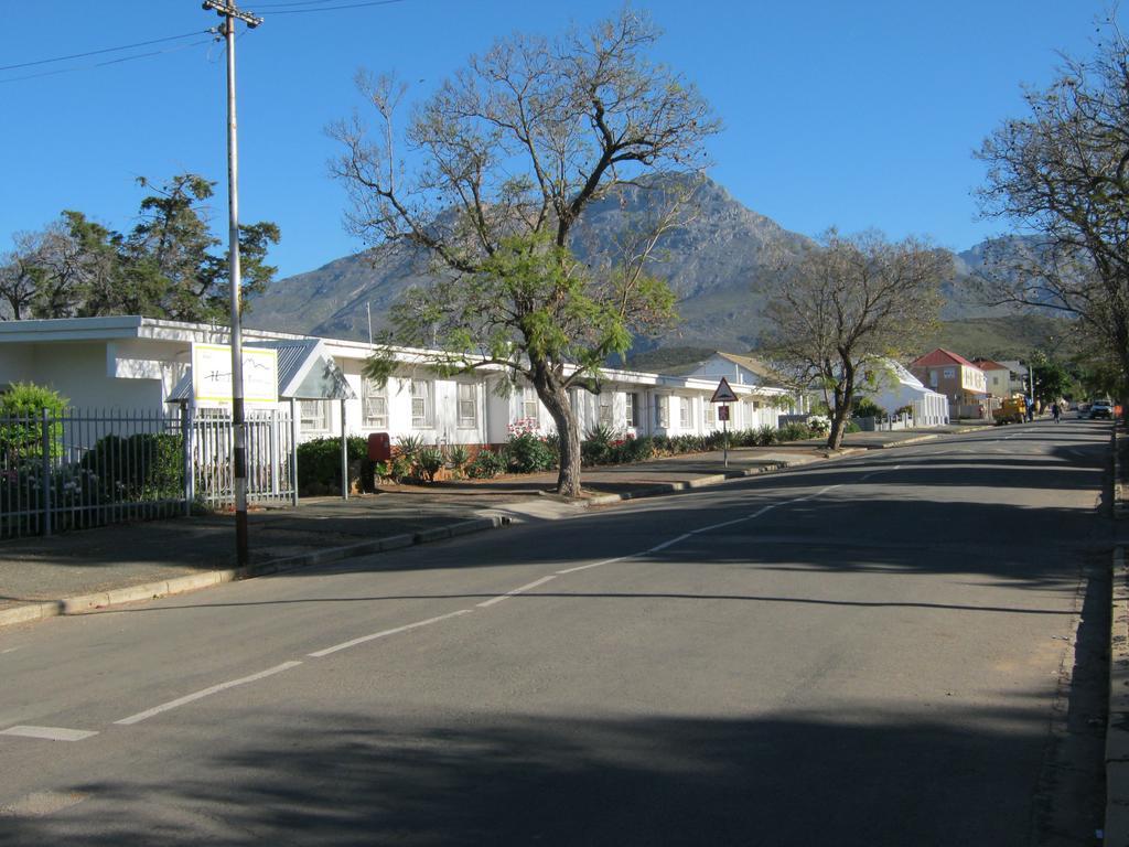 Ladismith Manor Hotel Exterior photo
